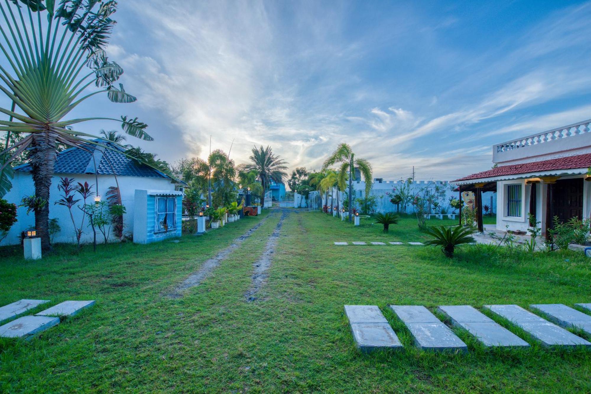 Le Epic Resort Virampattinam ภายนอก รูปภาพ