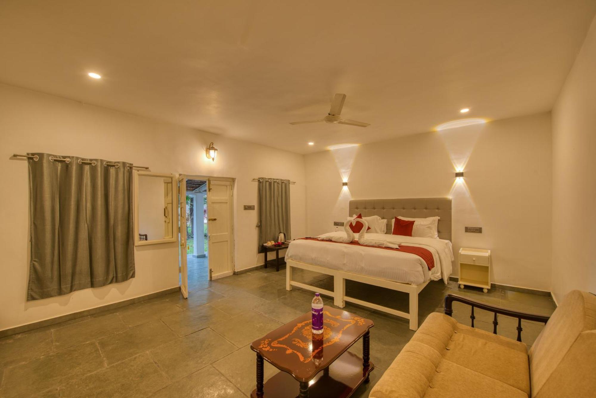 Le Epic Resort Virampattinam ภายนอก รูปภาพ